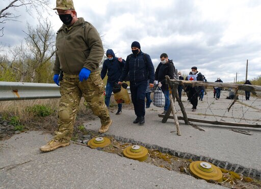 UN Documents Prisoners' Torture, Abuse in Ukrainian Conflict
