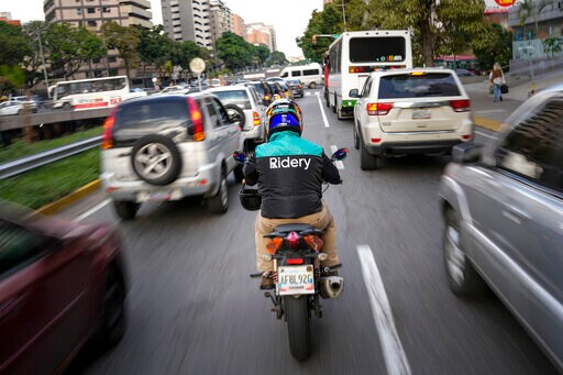 Ride-sharing Apps Rise in Venezuela as Public Transit Decays