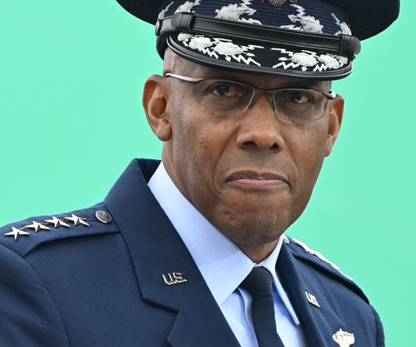 Pentagon: Top US, China General Speak, Ending Freeze