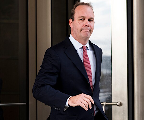 3 Gates Lawyers Quit, Which May Signal Mueller Cooperation