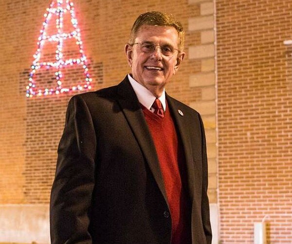 Illinois Mayor Says He Was Punched While Shopping at Store