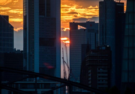 Taper Tiptoe: Strong Euro Complicates ECB's Stimulus Plans