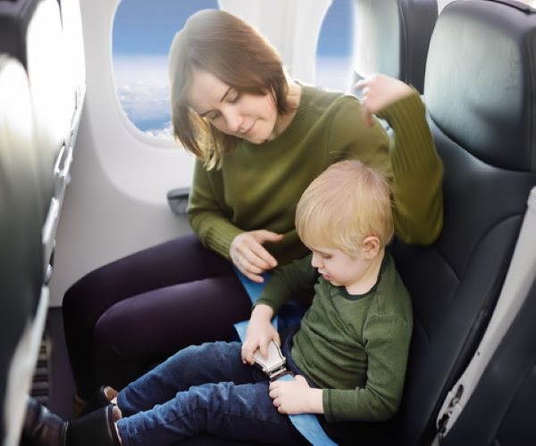 US May Ban Airline Child Seating Fees