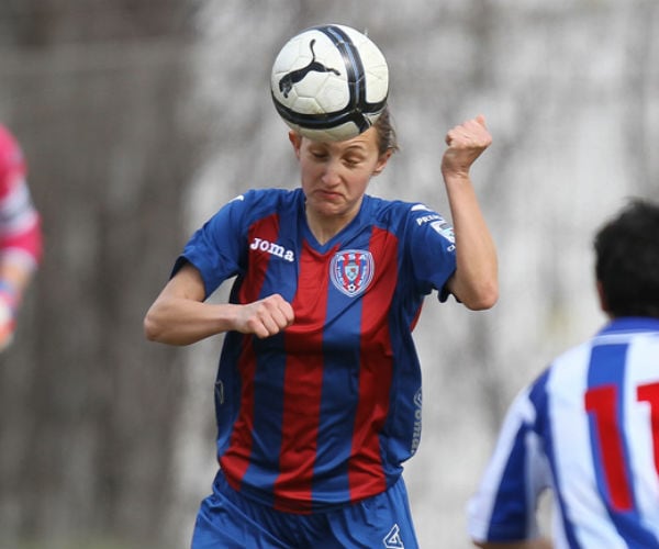 Study: 'Heading the Ball' Riskier for Female Players