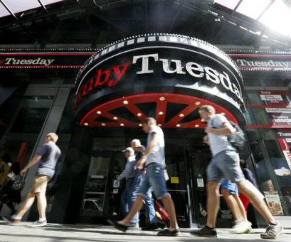 Sit-Down Chains Suffer as Diners Opt for Convenience