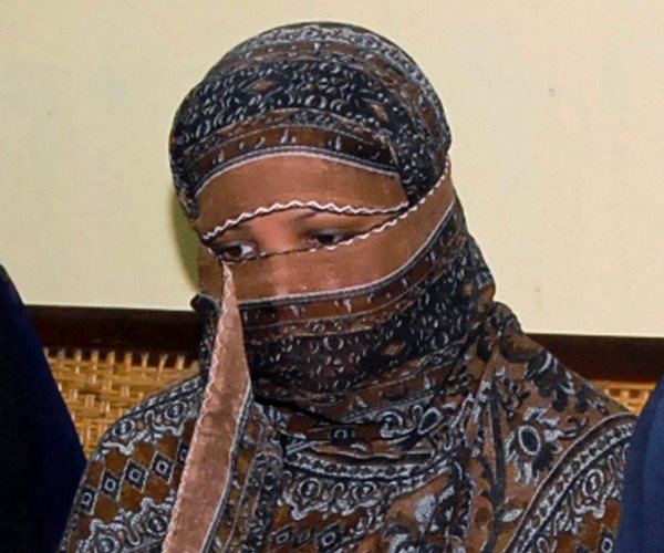 Aasia Bibi, Christian Woman Acquitted of Blasphemy, Leaves Pakistan