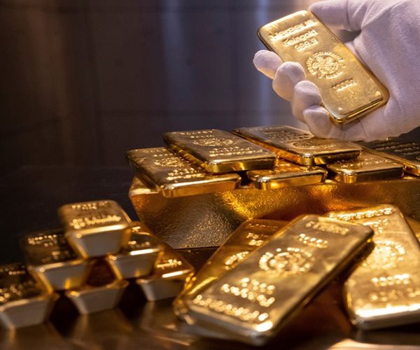 Gold Flirts With Record Highs After Topping $2,000