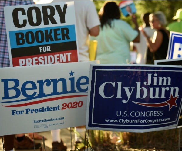 campaign signs for some democrats 