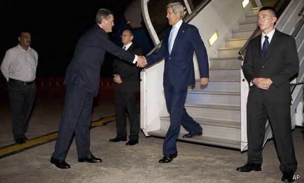 Kerry in Pakistan on Unannounced Visit