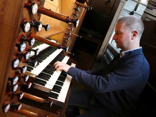 Notre Dame Organists Itching to Play Thunderous Instrument