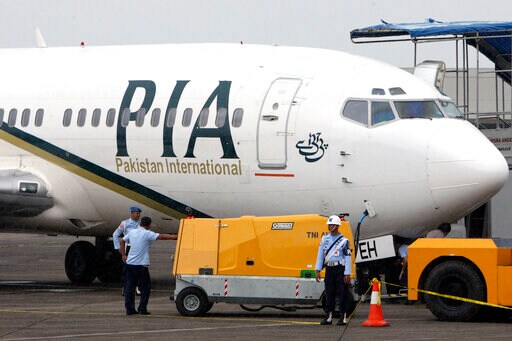 Pakistani Carrier Fires 28 Pilots over Fake Licenses Scandal