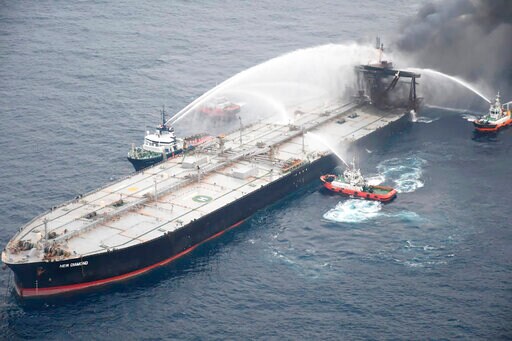 Salvagers Working to Repair Leak on Oil Tanker off Sri Lanka
