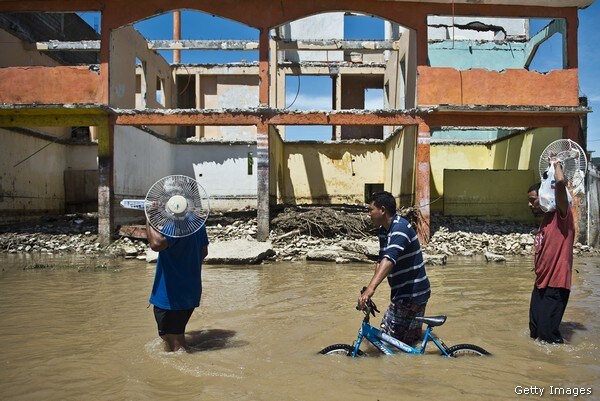 Floods Devastate an Already Bankrupt, Blood-Soaked Acapulco