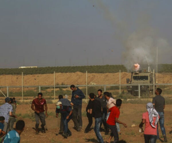 Israel Warns Gazans to Avoid Border in Friday Protest