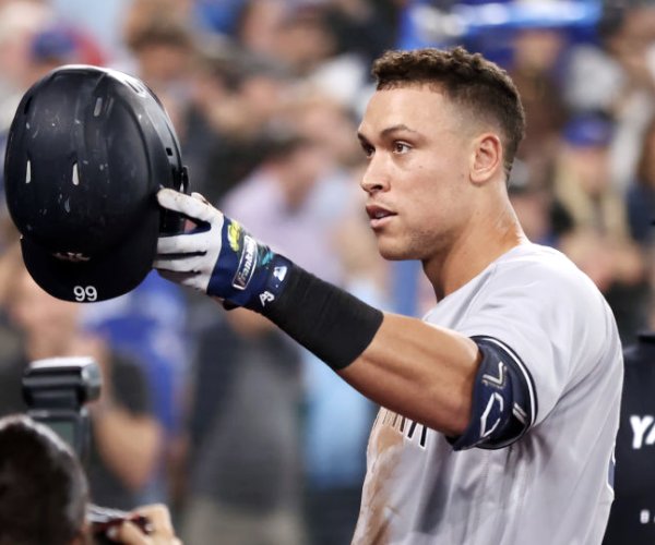 aaron judge tipping his hat