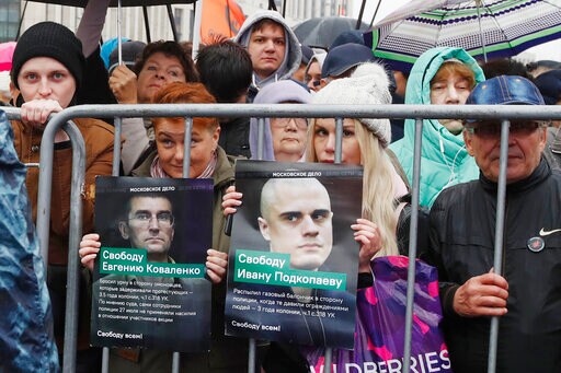 Thousands Rally in Moscow to Demand Protesters' Release