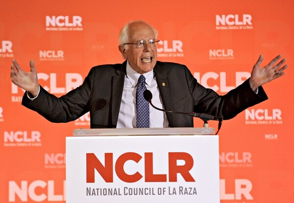 Bernie Sanders Leads Dems in Pressing Obama to Expand Social Security