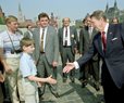Was It Putin Spying on Ronald Reagan in '88 Moscow Photo?