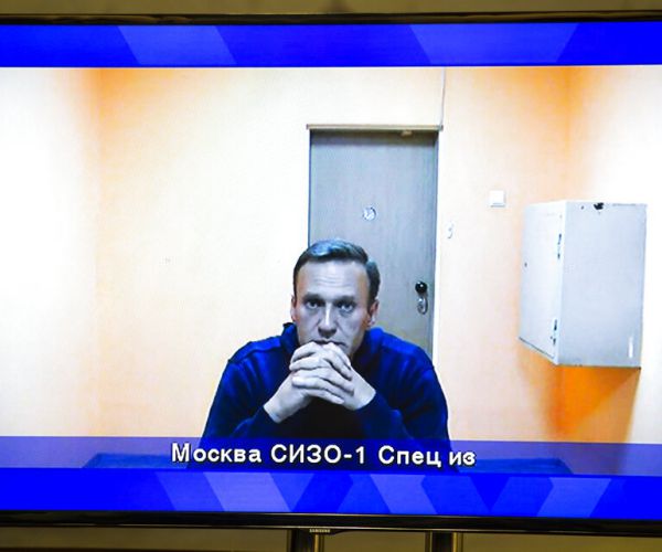 Moscow Court Puts Navalny's Allies under House Arrest