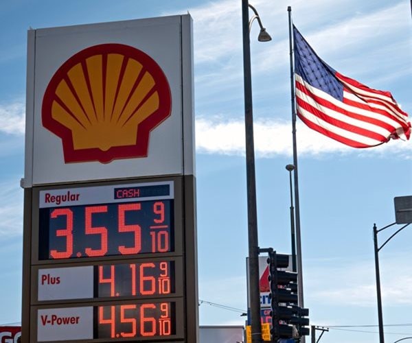 US Gas Rises to $3.72 a Gallon