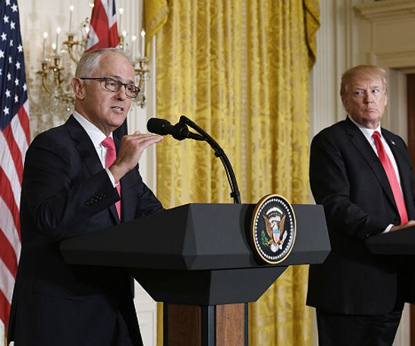 Australian PM Turnbull Lauded '100 Years of Mateship' With US