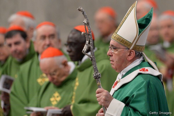 Pope Tells Cardinals to Shun Intrigue, Cliques of a Royal Court