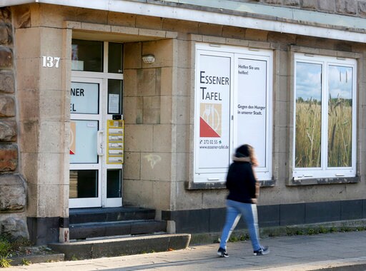 German Food Bank Criticized, Praised for Anti-migrant Stance