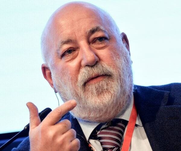 US Agents Search NY Properties Linked to Russian Oligarch