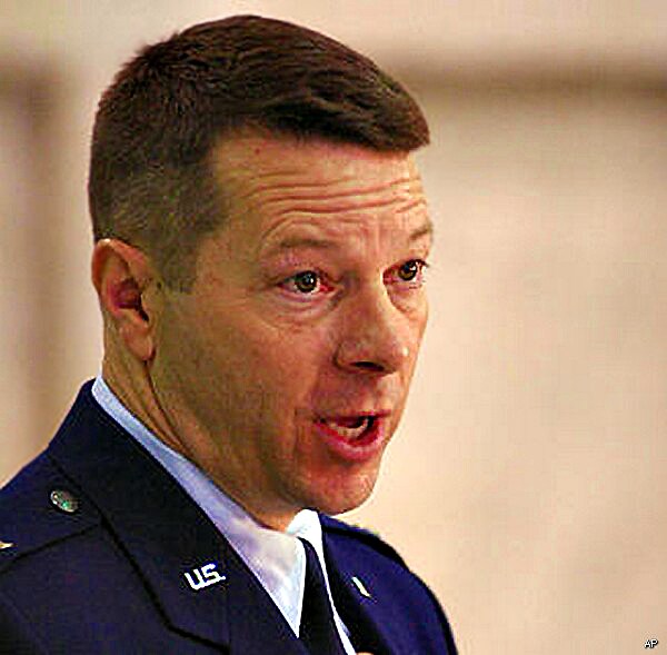 General, Wife Killed in Crash of Small Plane He Was Piloting Over Virginia