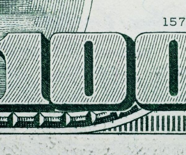 Forex: Dollar at Three-Week Lows as Traders Await Tapering Clues