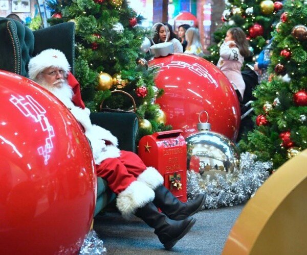 COVID Christmas Will Include 'Touchless Experience' With Santa