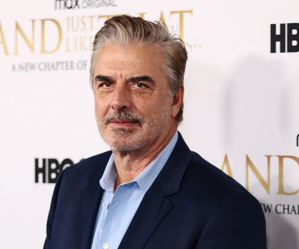 chris noth arrives at premiere
