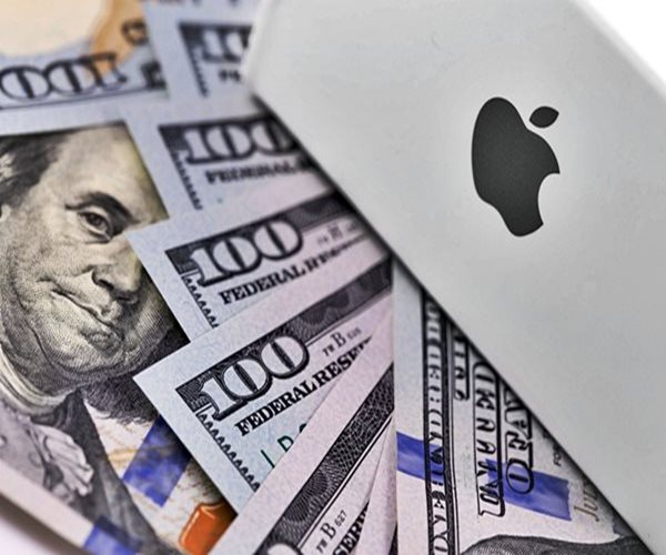 Apple Shares Rise on Holiday Forecast Powered by Watches, AirPods, Streaming