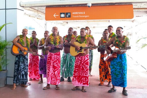 Fiji Welcomes Back Tourists Despite Omicron Threat