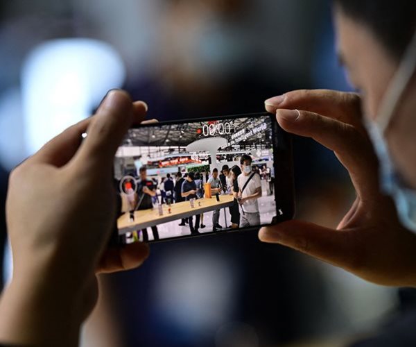 Why Huawei's Smartphone Is Generating So Much Buzz