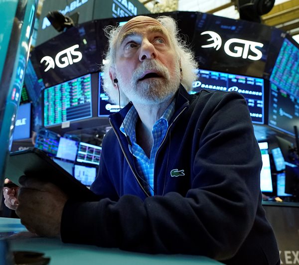 Stocks and Commodities Drop on Fed, Growth Worries