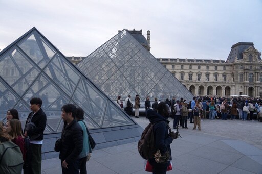 The Louvre Reopens 3 Days after Thieves Took French Crown Jewels in Daylight Heist