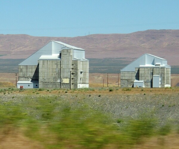 Government Works to 'Cocoon' Old Nuclear Reactors 