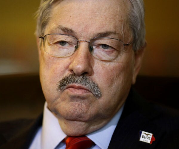 Iowa's Republican Governor Mulls Minimum Wage Hike