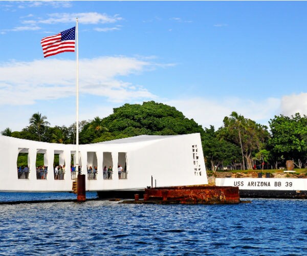 Remember Those Who Entertained, Sacrificed in War  