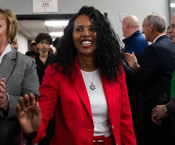 Mazi Melesa Pilip Is Best Replacement for Santos