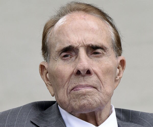 Trump to Give Bob Dole Congressional Gold Medal