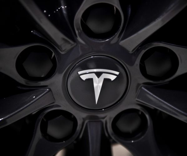 Tesla, AMD May Be Teaming Up to Build Autopilot Chip for Cars