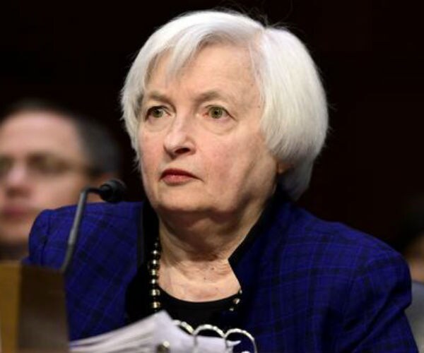 Fed Policymakers See Change to Debt Holdings Policy This Year 