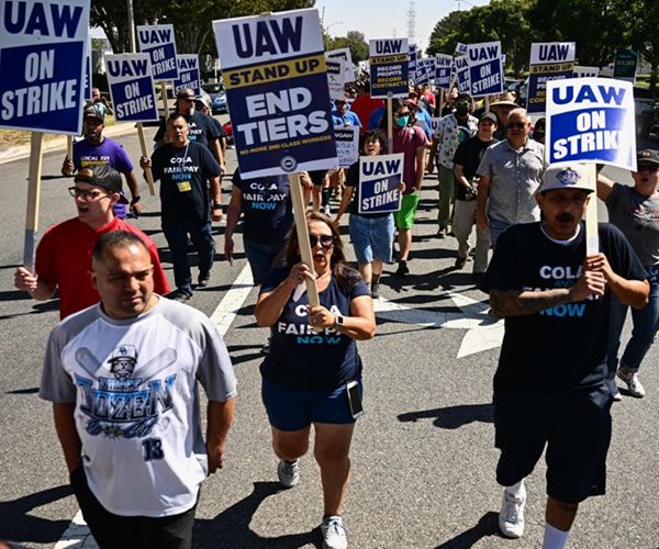 UAW Counters Chrysler-Parent Stellantis' Offer