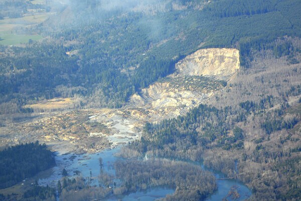 Rescuers Scour Washington Mudslide Rubble, Dozens Still Missing