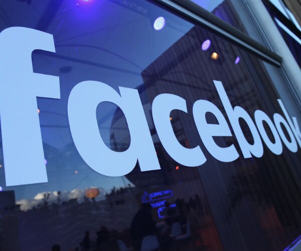 Facebook and Google Helped Anti-Refugee Campaign in Swing States