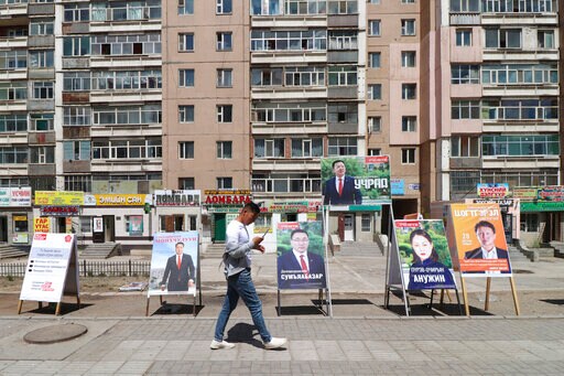 Mongolians Vote in Parliamentary Polls amid Economic Woes