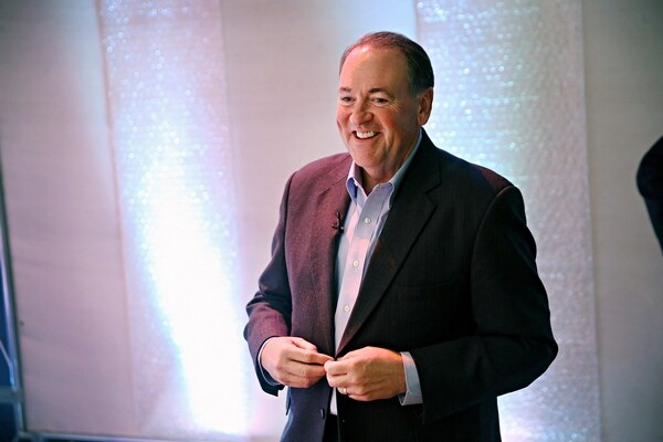 Huckabee Jumps Into 2016 Race