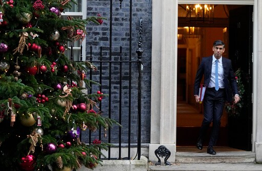 UK Leader Rishi Sunak Faces a Conservative Crisis over His Blocked Plan to Send Migrants to Rwanda